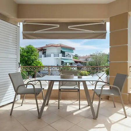 아파트 Lakis House