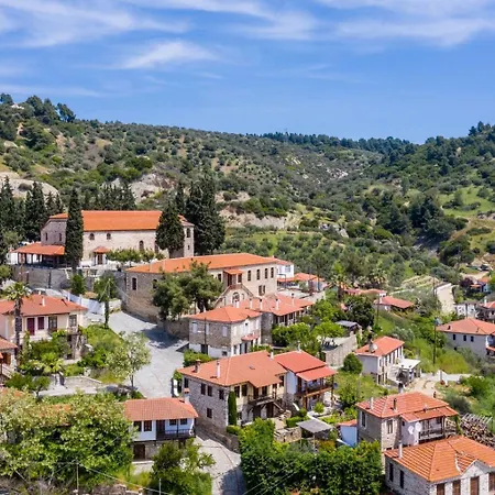 アパート Lakis House *