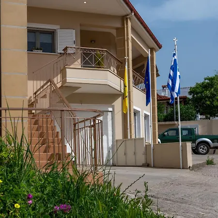 Lakis House