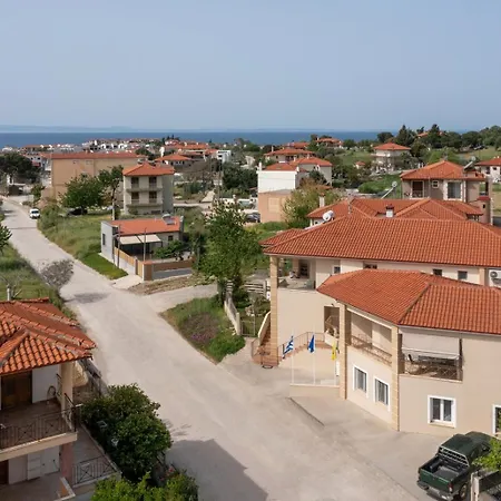 アパート Lakis House