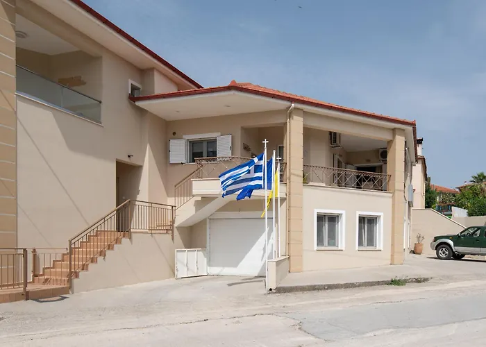 דירה Lakis House